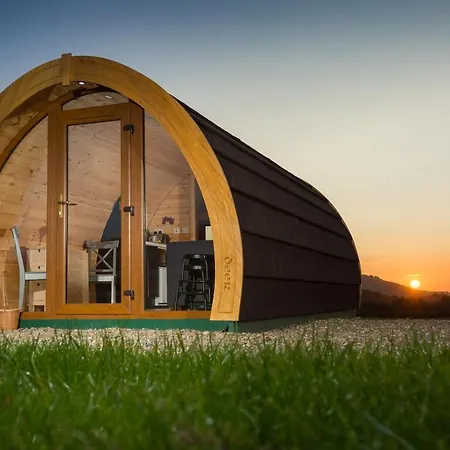 Luxury Two-Bed Glamping Pod In County Clare בית נופש